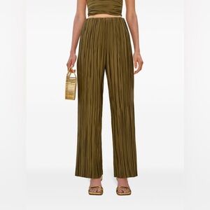 Vince. Green pleated pant size small